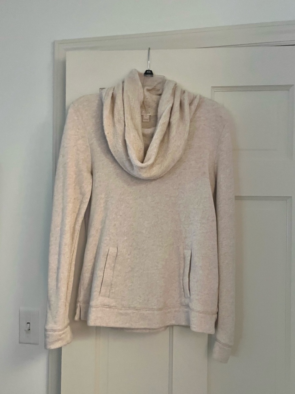 Cozy J. Crew Heather Oatmeal Cream Cowl Neck Women's Sweater